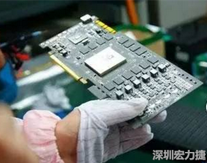 在當(dāng)前的產(chǎn)業(yè)鏈整合和協(xié)同發(fā)展創(chuàng)新的戰(zhàn)略轉(zhuǎn)型期,PCB高密度化和PCB新功能化和智能化,輕、薄、細(xì)、小的發(fā)展帶來的產(chǎn)品散熱、精密布局、封裝設(shè)計等也為上游CCL產(chǎn)業(yè)的創(chuàng)新提出了更為嚴(yán)苛的要求。